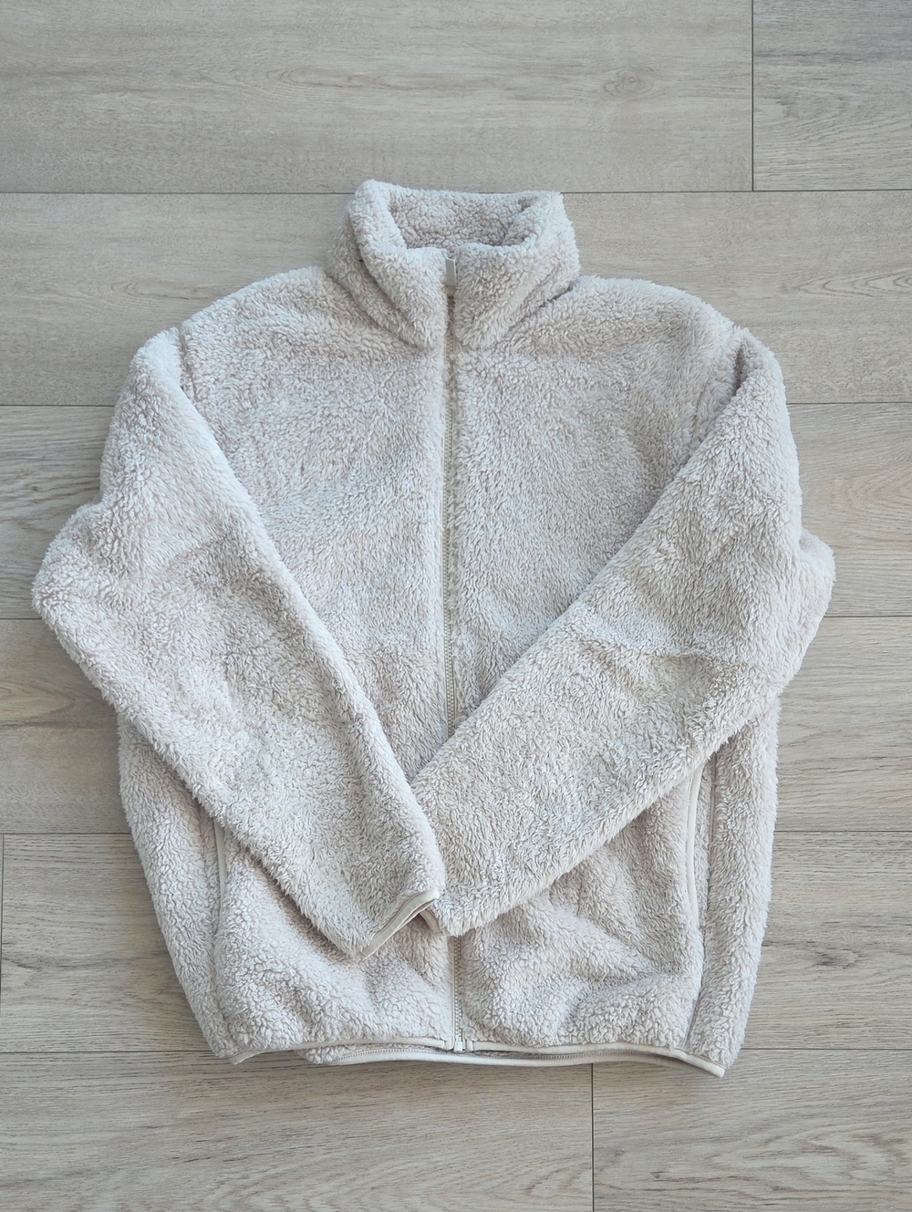 Uniqlo Plush Sherpa Zip Jacket in Cream